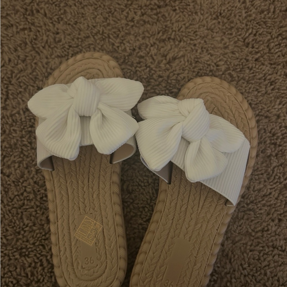Elegant White Bow Sandals